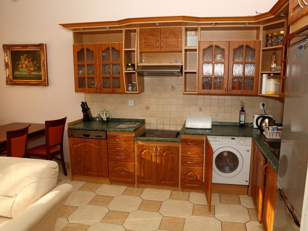 7k - Apartmány Lázeňská Karlovy Vary Esterno foto
